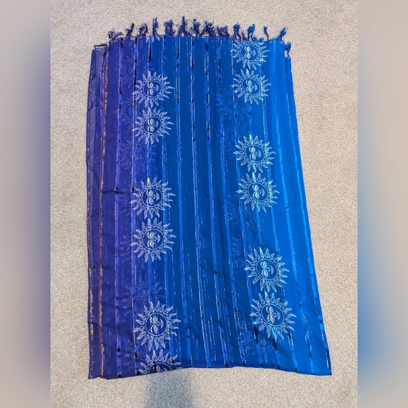 Blue and Purple Sun Patterned Large Scarf - Picture 1 of 2